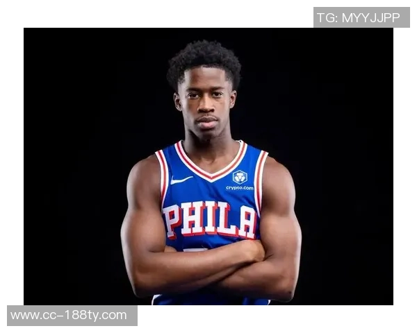 感恩节期间埃奇库姆社媒直播训练展现球员拼搏精神